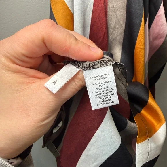 LOFT Women's Striped Cold Shoulder Blouse Satin Halter Neck Top Size Large NWT - Picture 5 of 9